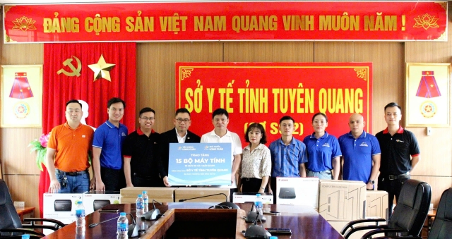 bai-viet/he-thong-nha-thuoc-va-tiem-chung-fpt-long-chau-tap-doan-fpt-trao-tang-thiet-bi-tin-hoc-ho-tro-nganh-y-te-tuyen-quang-khac-phuc-hau-qua-bao-so-10.html