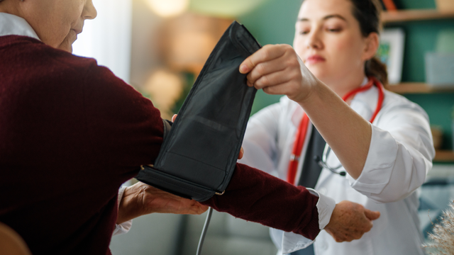 bai-viet/5-loai-do-uong-nguoi-cao-huyet-ap-nen-han-che-trong-dip-tet.html