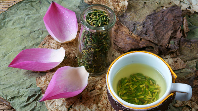 bai-viet/6-loai-tra-thao-duoc-giup-tinh-tao-giam-cang-thang-cho-si-tu-mua-thi.html
