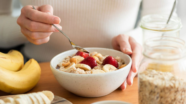 bai-viet/an-yen-mach-buoi-sang-co-tot-khong-loi-ich-suc-khoe-va-cach-an-dung.html