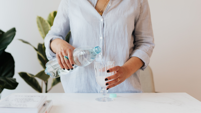 bai-viet/ba-bau-uong-it-nuoc-co-sao-khong.html