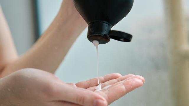 bai-viet/cach-chon-dau-goi-phu-hop-voi-toc-ma-ban-co-the-tham-khao.html