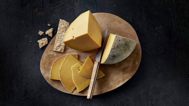 bai-viet/edam-cheese-dinh-duong-tu-loai-pho-mai-ha-lan-noi-tieng.html