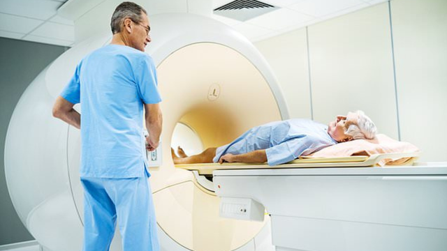 bai-viet/chuyen-gia-khuyen-nghi-nam-tren-50-tuoi-chup-mri-phat-hien-som-ung-thu-tuyen-tien-liet-10009.html