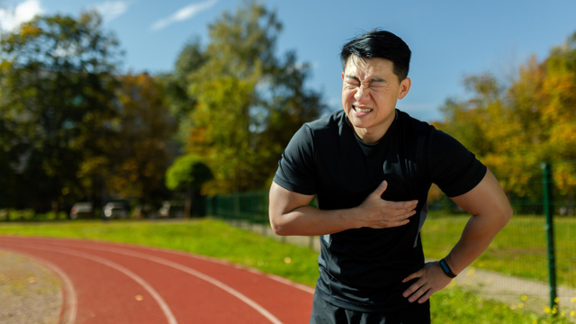 bai-viet/ngung-tim-dot-ngot-khi-choi-the-thao-o-nguoi-tre-nhung-rui-ro-tiem-an-can-luu-y-10009.html