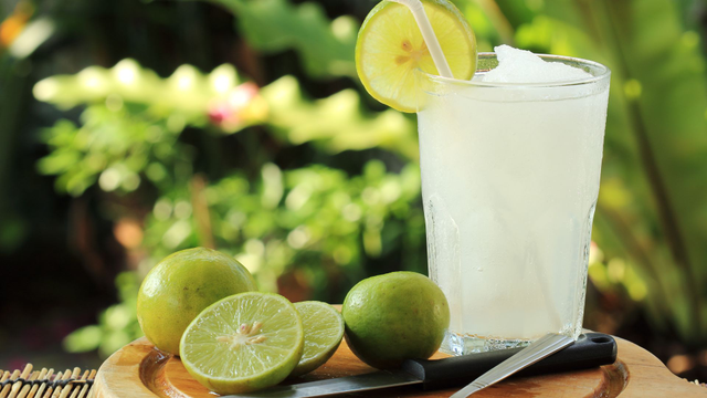 bai-viet/uong-nuoc-chanh-ban-ngay-da-co-de-bi-sam-khong.html