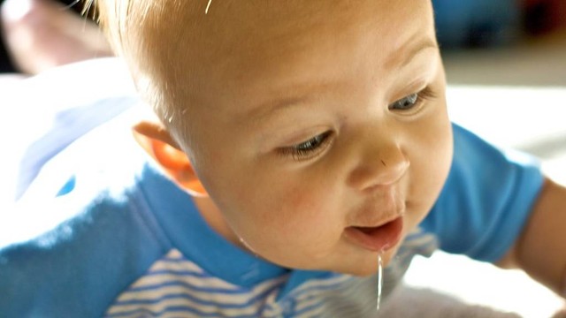 bai-viet/12-dau-hieu-tre-moc-rang-lan-dau-cha-me-can-nhan-biet-chinh-xac.html