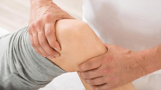 bai-viet/xoa-bop-bam-huyet-dieu-tri-thoai-hoa-khop-goi-nhu-the-nao.html