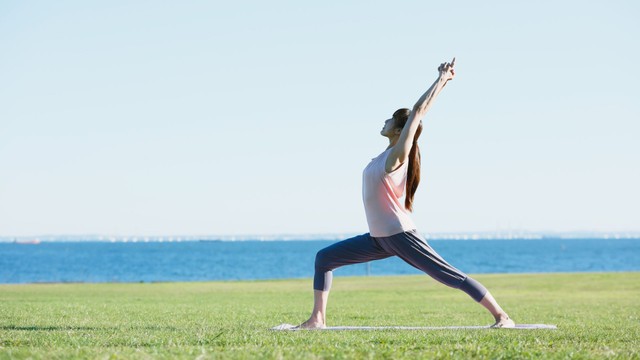 bai-viet/5-bai-tap-yoga-giup-eo-thon-gon-ngay-tet.html