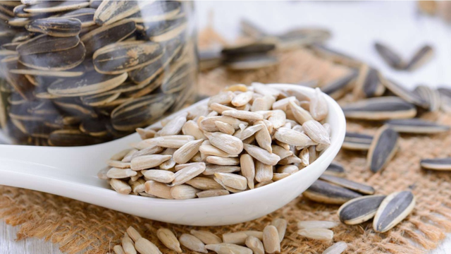 bai-viet/6-loai-hat-giau-dinh-duong-vitamin-va-khoang-chat-tot-cho-phoi.html