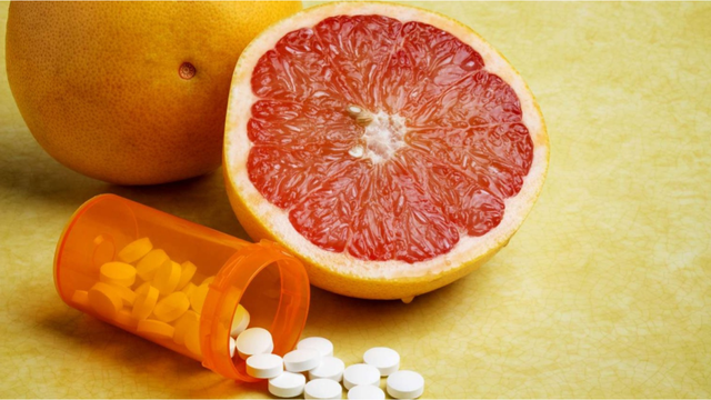 bai-viet/7-loai-thuoc-pho-bien-nhat-dinh-khong-dung-cung-nuoc-ep-buoi.html