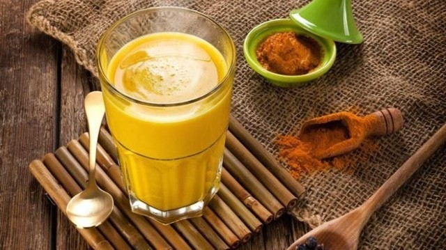 bai-viet/uong-nuoc-nghe-tuoi-dun-soi-co-tac-dung-gi-va-ai-khong-nen-su-dung.html