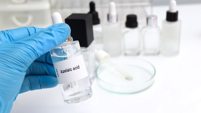 bai-viet/azelaic-acid-co-day-mun-khong-hieu-dung-truoc-khi-su-dung.html