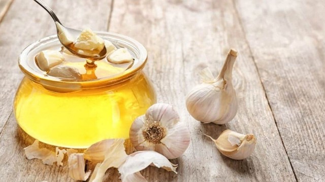 bai-viet/cong-dung-cua-viec-uong-toi-ngam-mat-ong-truoc-khi-di-ngu.html