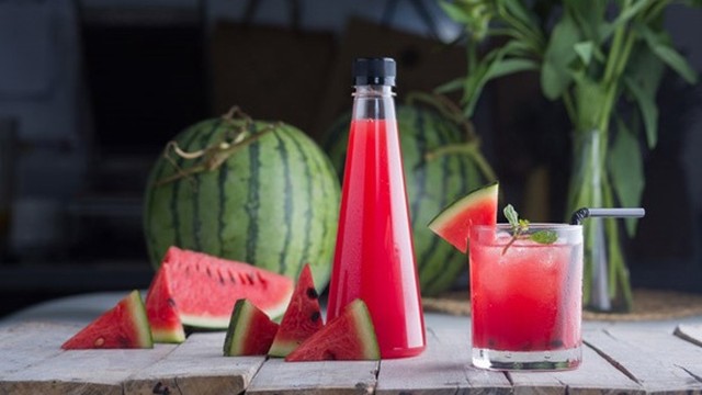 bai-viet/me-bau-uong-nuoc-ep-dua-hau-duoc-khong-loi-ich-cua-dua-hau-voi-phu-nu-mang-thai.html