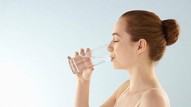 bai-viet/truoc-khi-thu-thai-co-duoc-uong-nuoc-khong.html