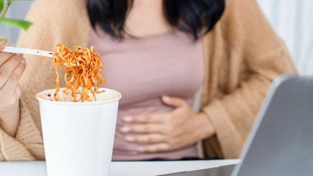 bai-viet/giai-ma-hien-tuong-an-cay-bi-dau-da-day-va-cach-an-cay-khong-hai-da-day.html