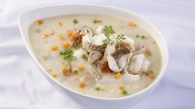 bai-viet/an-chao-an-lien-co-phai-la-nguyen-nhan-khien-ban-bi-noi-mun-khong.html