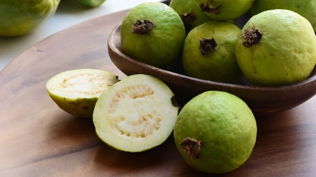 bai-viet/an-oi-co-nong-khong-an-nhieu-oi-co-noi-mun-khong-67804.html