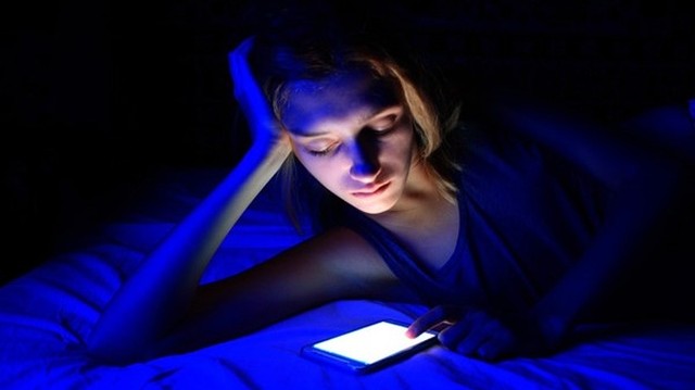 bai-viet/anh-sang-xanh-la-gi-anh-sang-xanh-tac-dong-den-co-the-chung-ta-nhu-the-nao.html