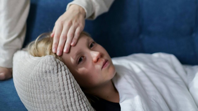 bai-viet/sot-phat-ban-va-tay-chan-mieng-cach-phan-biet-tranh-gay-nham-lan.html