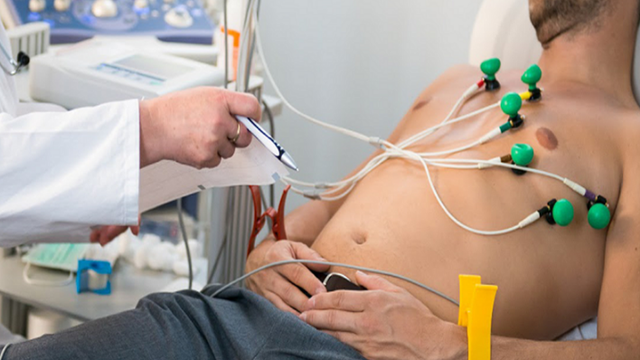 bai-viet/cach-mac-dien-tim-gan-dien-cuc-cho-may-do-dien-tim.html