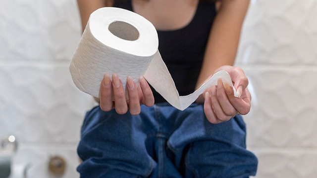 bai-viet/chung-benh-di-dai-tien-ra-mau-tuoi-nho-giot-la-gi-va-cach-dieu-tri.html