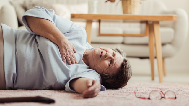 bai-viet/tu-nhien-ngat-xiu-dot-ngot-la-tinh-trang-gi-co-nguy-hiem-khong.html