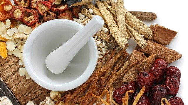 bai-viet/bao-ve-suc-khoe-gan-voi-phuong-phap-chua-polyp-tui-mat-bang-dong-y.html