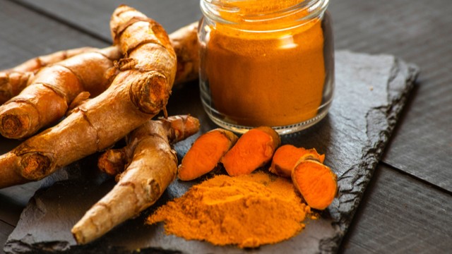 bai-viet/bat-mi-cach-tri-mun-cho-ba-bau-bang-tinh-bot-nghe-khong-phai-ai-cung-biet.html