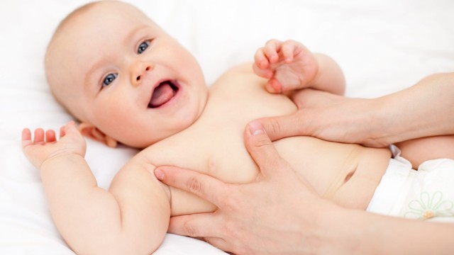 bai-viet/be-2-thang-tuoi-3-ngay-khong-di-ngoai-va-cach-xu-ly-hieu-qua.html