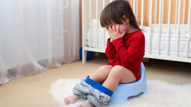 bai-viet/be-bi-tao-bon-sau-tieu-chay-cac-me-phai-lam-sao.html