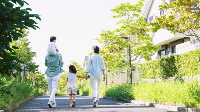 bai-viet/cho-be-di-bo-nhieu-co-tot-khong-loi-ich-khi-be-di-bo-dung-cach.html