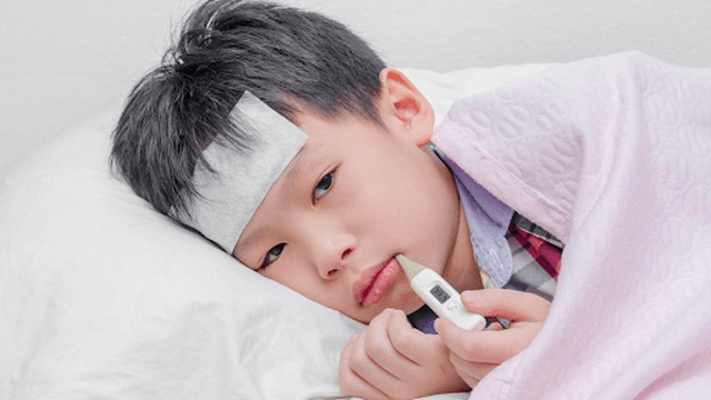 bai-viet/be-sot-lien-tuc-uong-thuoc-khong-ha-nguy-hiem-khong-nguyen-nhan-gay-sot-keo-dai-o-tre-69732.html