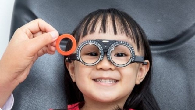 bai-viet/benh-nhan-co-mat-bi-vien-thi-bam-sinh-co-mo-duoc-khong.html