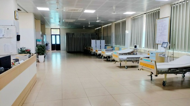 bai-viet/benh-vien-lam-viec-den-may-gio.html