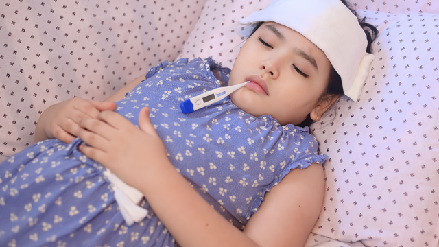 bai-viet/bi-cam-cum-test-nhanh-covid-co-duong-tinh-khong-va-khi-nao-can-lam-xet-nghiem.html