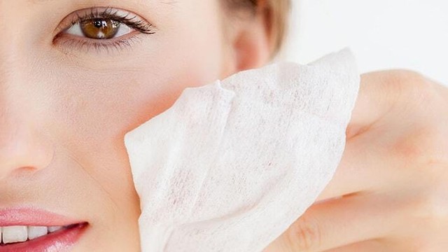 bai-viet/bi-di-ung-khan-giay-uot-phai-lam-sao.html