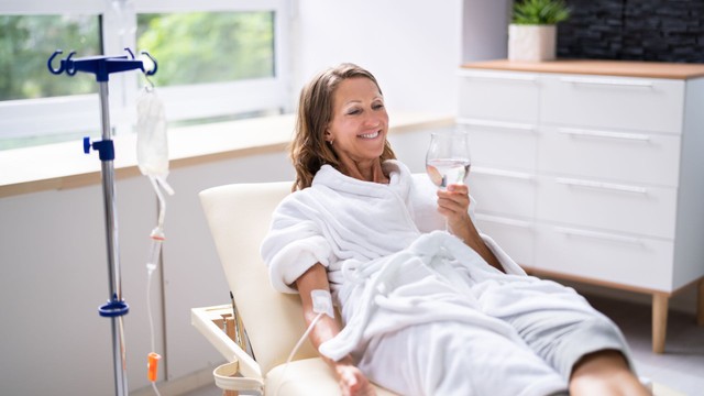 bai-viet/bi-sot-xuat-huyet-co-truyen-dam-duoc-khong-huong-dan-truyen-dich-dung-cach.html