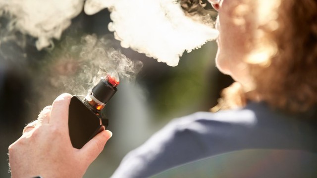 bai-viet/bieu-hien-cua-nguoi-hut-thuoc-la-dien-tu-ve-the-chat-hanh-vi-tinh-than.html