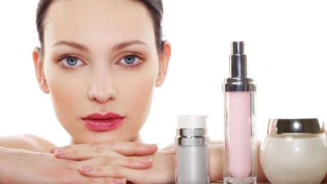 bai-viet/cac-buoc-cham-soc-da-buoi-sang-cho-lan-da-cang-bong-min-mang-ca-ngay.html