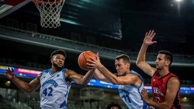 bai-viet/cac-chan-thuong-khi-choi-bong-ro-ma-ban-khong-the-lam-ngo-57298.html