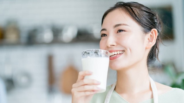 bai-viet/cac-loai-sua-bo-sung-canxi-cho-phu-nu-tuoi-35-66303.html