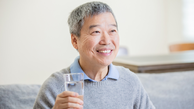 bai-viet/cach-an-uong-de-giam-axit-uric-ngan-ngua-benh-gout-va-soi-than.html