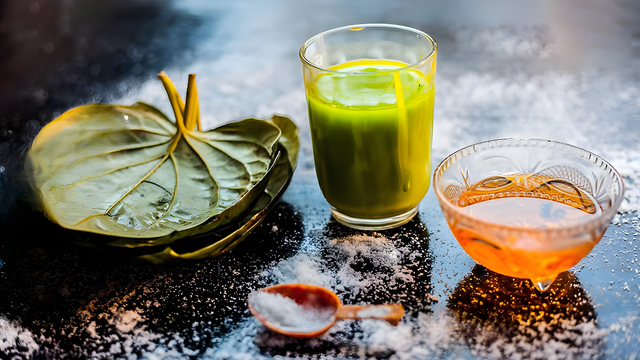 bai-viet/tham-khao-cach-chua-tien-liet-tuyen-bang-la-trau-khong-don-gian-tai-nha.html