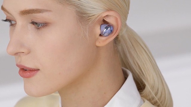 bai-viet/cach-deo-tai-nghe-co-dem-cao-su-dung-nhat-71335.html