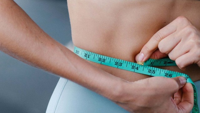 bai-viet/cach-do-vong-eo-chinh-xac-va-bien-phap-duy-tri-vong-hai-thon-gon-san-chac-cho-phai-dep.html