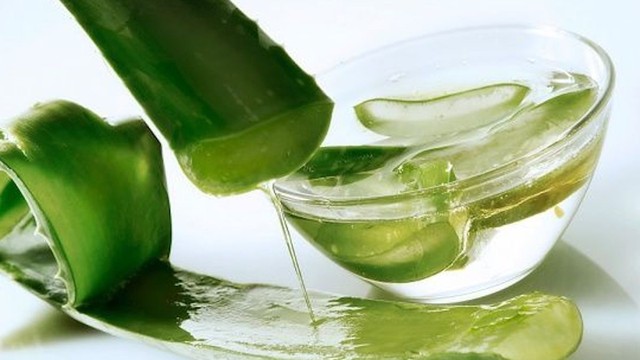 bai-viet/cach-lam-nuoc-hoa-hong-bang-nha-dam-don-gian-tai-nha.html