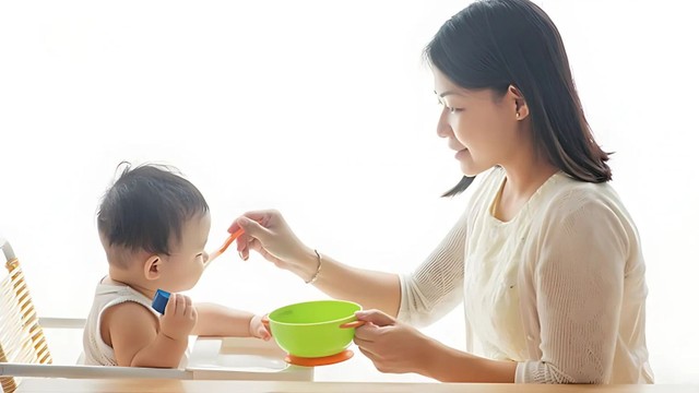 bai-viet/cach-nau-chao-cho-be-8-thang-vua-ngon-mieng-vua-du-chat.html