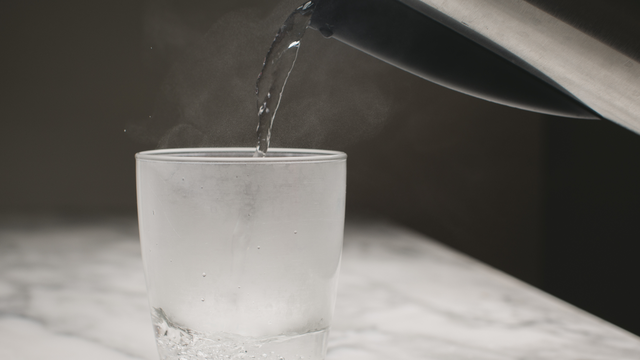 bai-viet/cach-pha-nuoc-70-do-khong-can-nhiet-ke-tai-nha-de-pha-sua-cho-be-ma-me-co-the-tham-khao.html